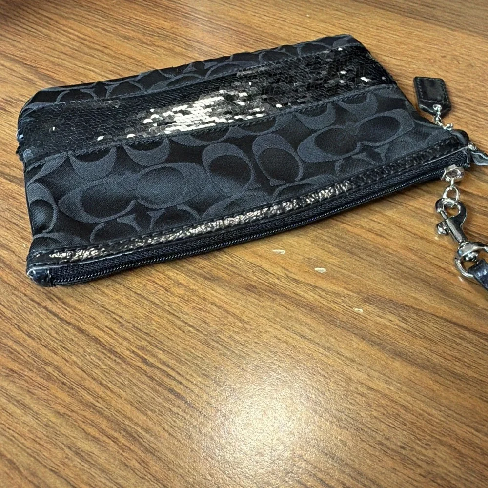 Coach Clutch Wristlet Black On Black On Black Bougie Rachet See Description